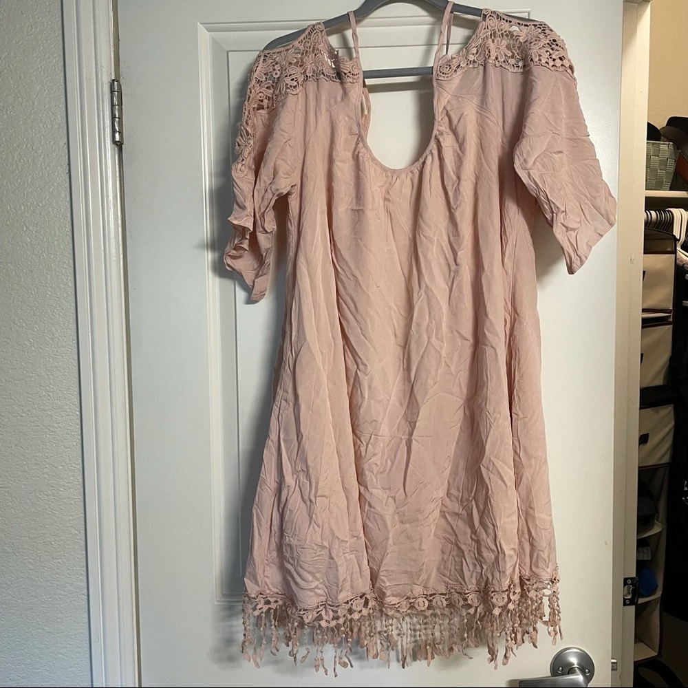 SOLD ON MERC 🌿 Boho Dress